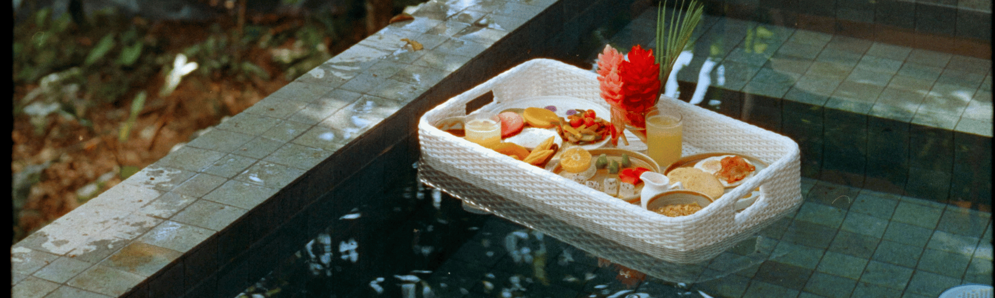 Caxton-NEWWEB-HERO-Travel-fruit-breakfast