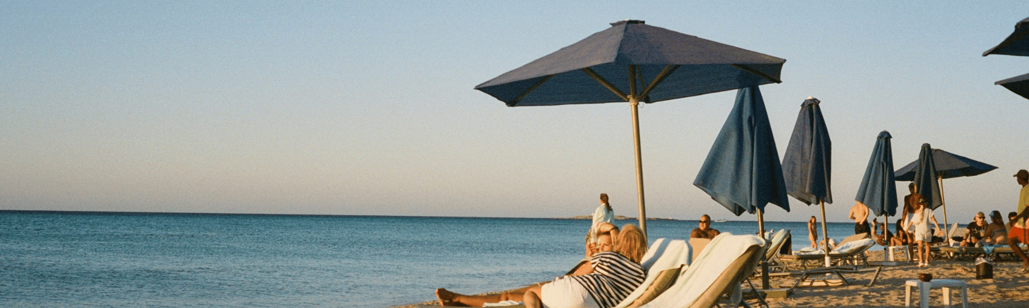 Caxton-NEWWEB-HERO-beach-scene
