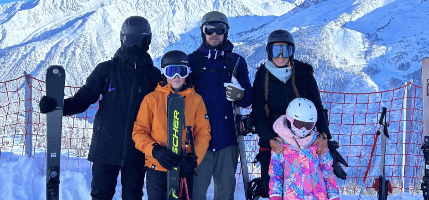 caxton-blog-hero-travel-lounges-rapacioli-family